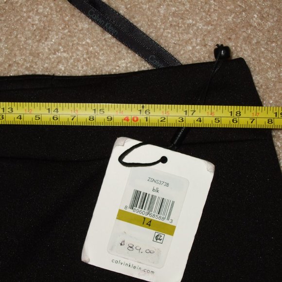 CALVIN KLEIN BEAUTIFUL BLACK SKIRT  NWT - SIZE 14 - STYLISH FAUX LEATHER PANEL - Picture 9 of 11